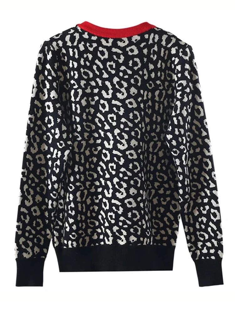 Women's Leopard Print Crewneck Jumper – Contrast Colour Knit Pullover